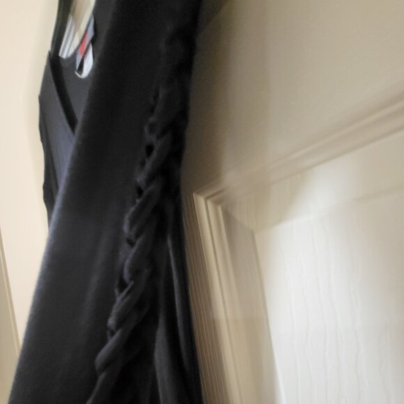 NEW Amore size Small Black Fitted V neck Dress with Cut-out Design at Sleeves - Picture 3 of 3